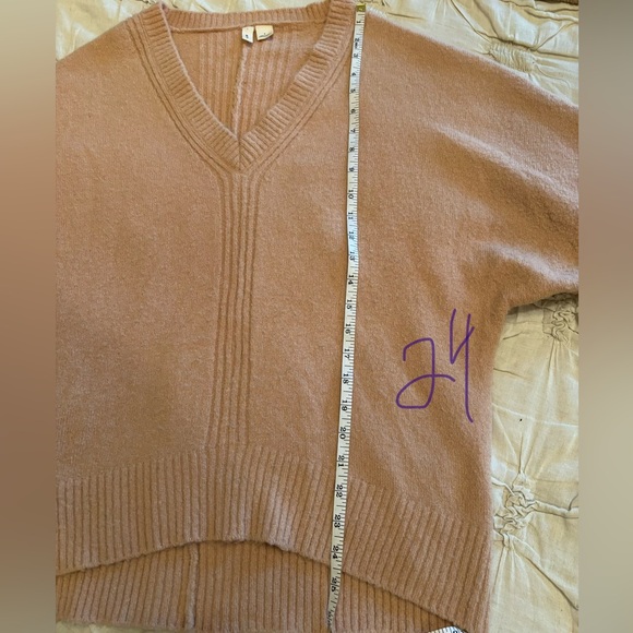 Moth by Anthropologie Cozy V-Neck Oversized Sweater - Blush Pink/Peach - Picture 4 of 7